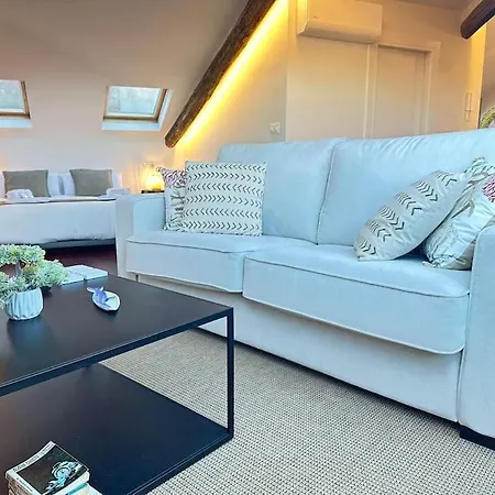 Luxury Downtown C. Del Tratado A *